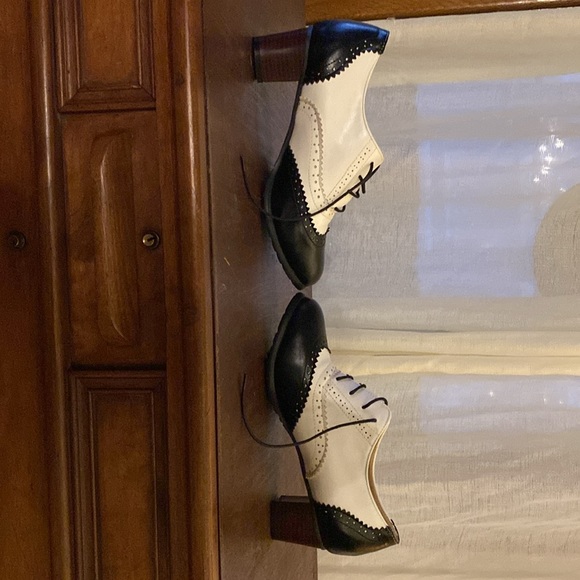 Womens Two Tone Dress Pumps Oxfords - Picture 3 of 4